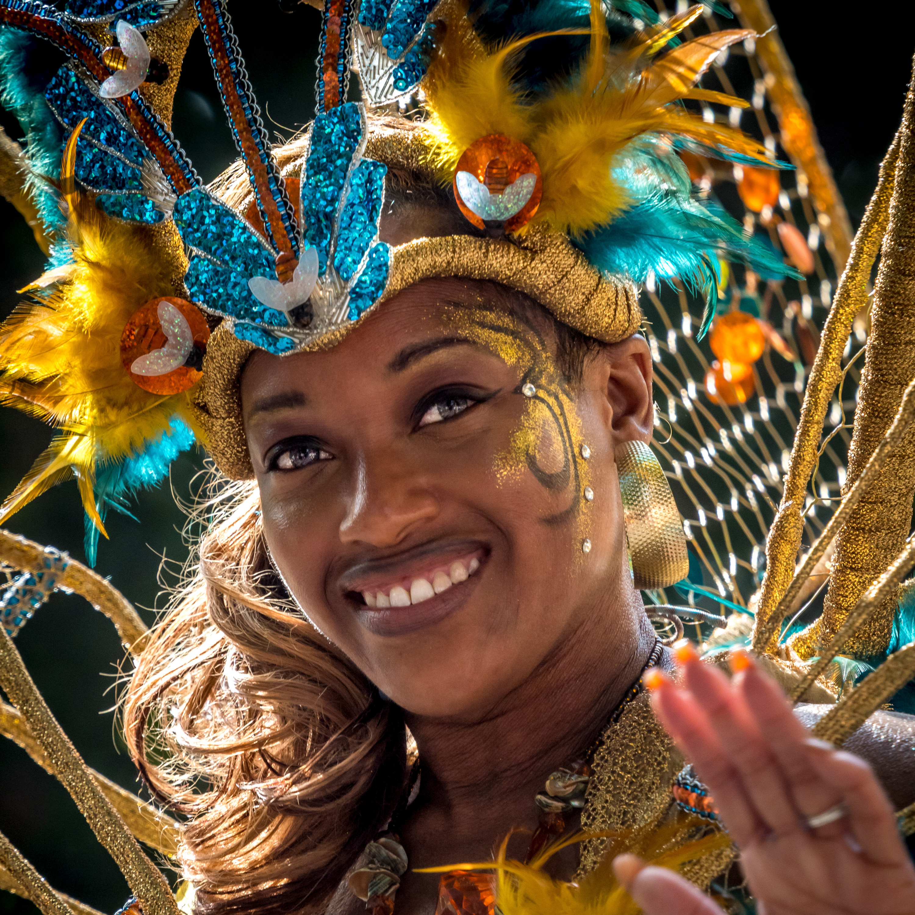 Demonstrating Centre-weighted metering.